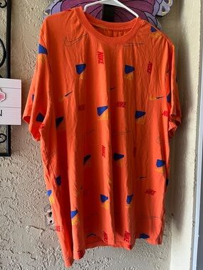 Nike Orange Short-Sleeve Graphic Logo Tee